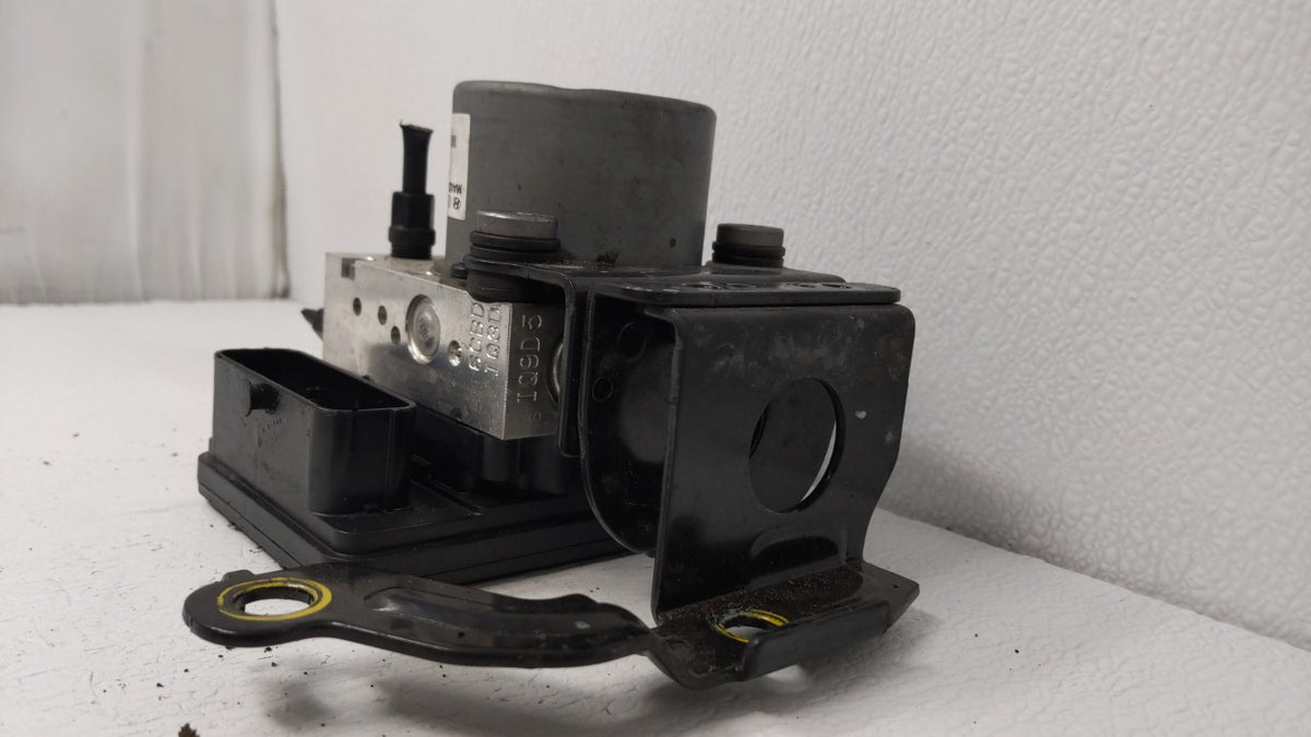 2017-2018 Kia Cadenza Anti-Lock Brake ABS Pump Module Actuator OEM Fits Fits 2017 2018 OEM Used Auto Parts - Oemusedautopart