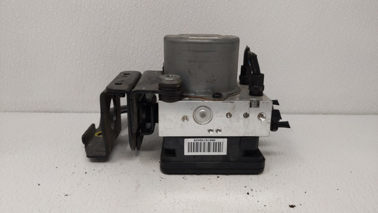 2017-2018 Kia Cadenza ABS Pump Control Module Replacement Fits Fits 2017 2018 OEM Used Auto Parts - Oemusedautoparts1.com