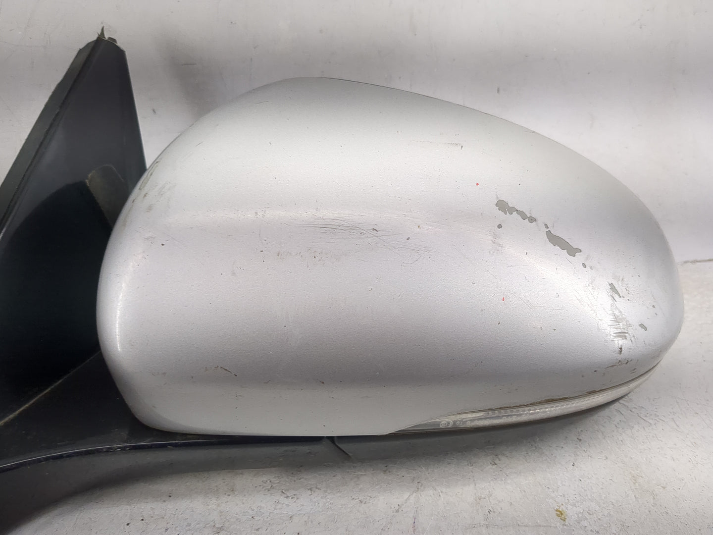 2017-2020 Kia Cadenza Driver Side View Mirror - Left Door Mirror OEM Used - Oemusedautoparts1.com