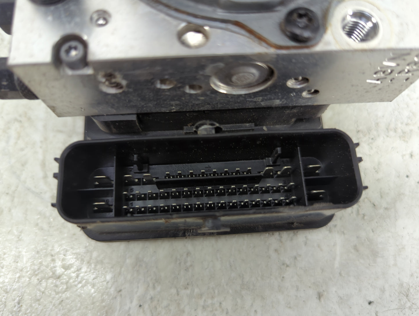 2017-2018 Kia Cadenza ABS Pump Control Module Replacement P/N:58920-F6130 0AGNL0083XA, 0AR7909PA67 Fits Fits 2017 2018 OEM U