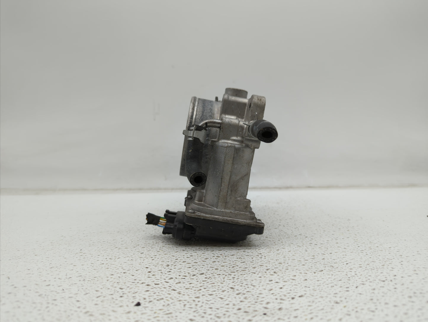 2017-2019 Kia Cadenza Throttle Body P/N:35100-3L100 35100-3B100 Fits Fits 2017 2018 2019 2020 OEM Used Auto Parts - Oemuseda
