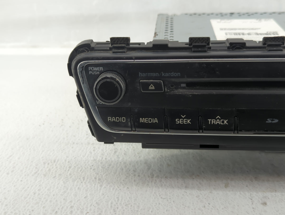 2017-2018 Kia Cadenza Am Fm Cd Player Radio Receiver 549048 - Oemusedautoparts1.com