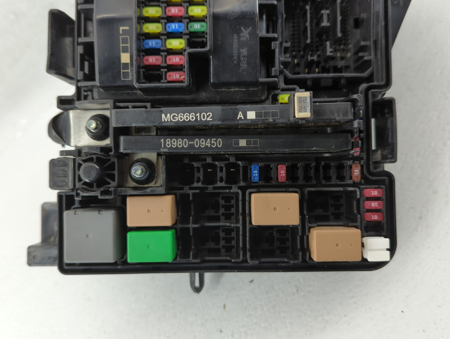 2017-2019 Kia Cadenza Fusebox Fuse Box Panel Relay Module P/N:91223-F6632 Fits Fits 2017 2018 2019 OEM Used Auto Parts - Oem