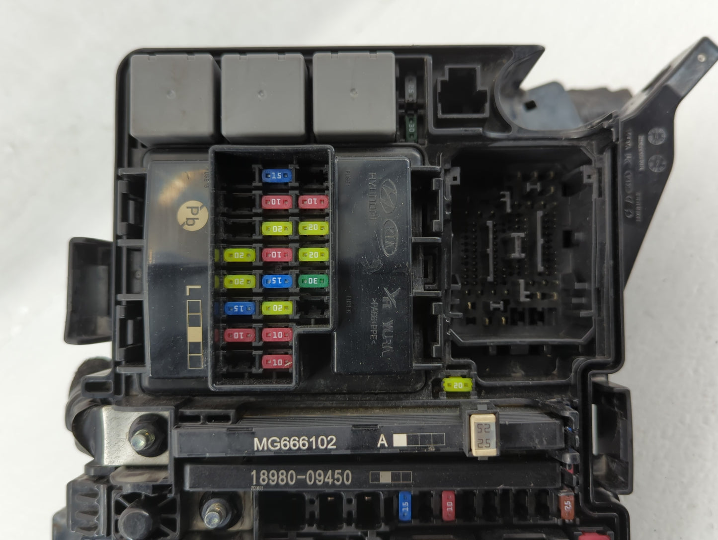 2017-2019 Kia Cadenza Fusebox Fuse Box Panel Relay Module P/N:91223-F6632 Fits Fits 2017 2018 2019 OEM Used Auto Parts - Oem