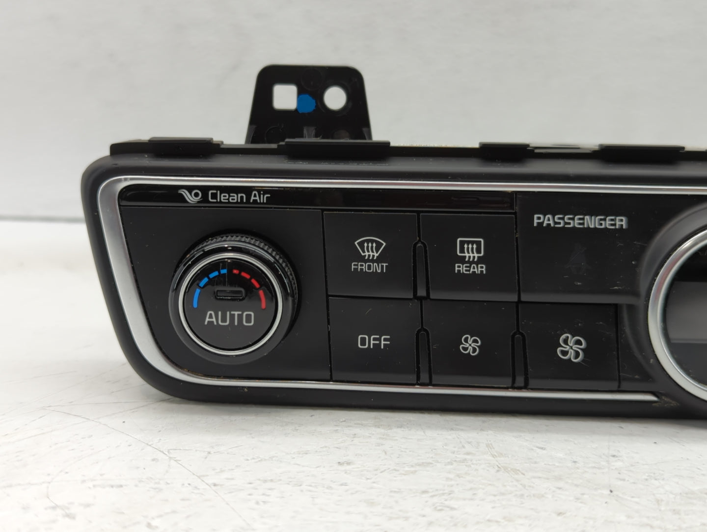 2017-2019 Kia Cadenza Climate Control Module Temperature AC/Heater Replacement P/N:97250-F6700 Fits Fits 2017 2018 2019 OEM 