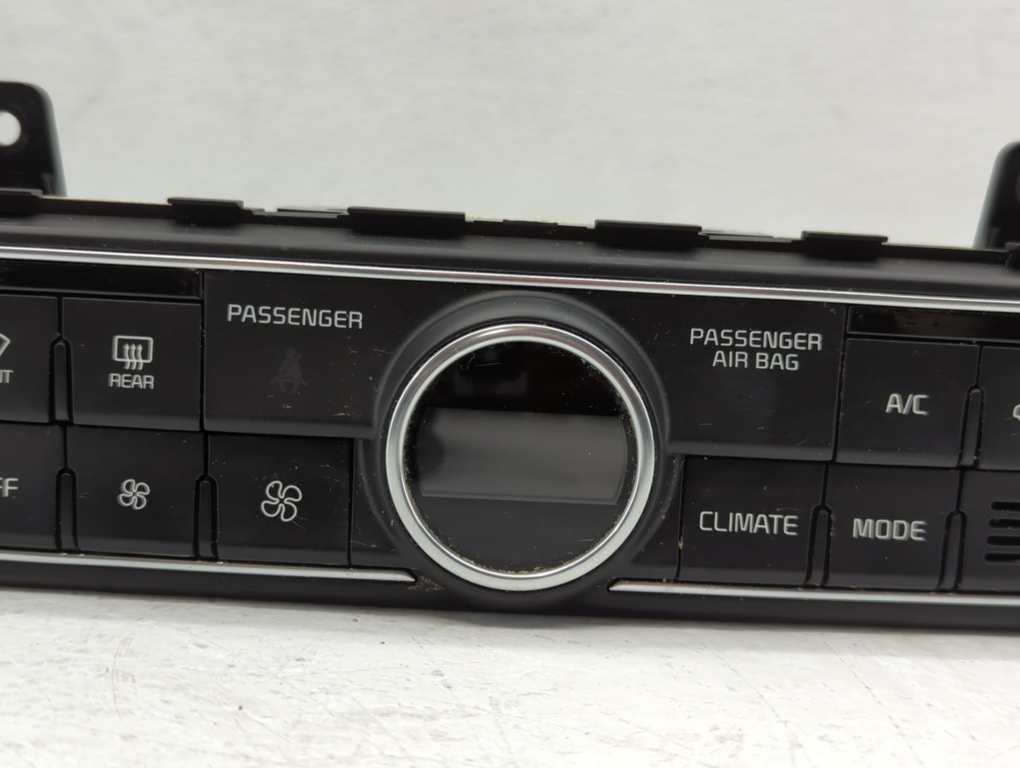 2017-2019 Kia Cadenza Climate Control Module Temperature AC/Heater Replacement P/N:97250-F6700 Fits Fits 2017 2018 2019 OEM 