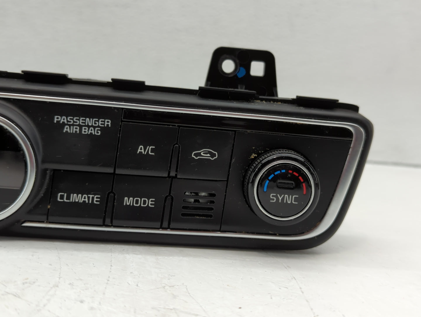 2017-2019 Kia Cadenza Climate Control Module Temperature AC/Heater Replacement P/N:97250-F6700 Fits Fits 2017 2018 2019 OEM 