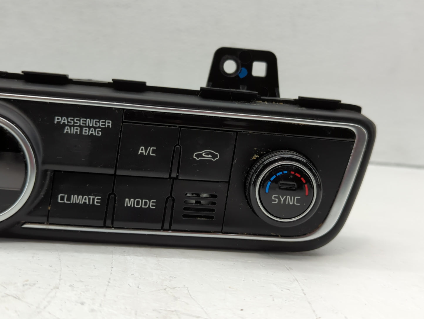 2017-2019 Kia Cadenza Climate Control Module Temperature AC/Heater Replacement P/N:97250-F6700 Fits Fits 2017 2018 2019 OEM 