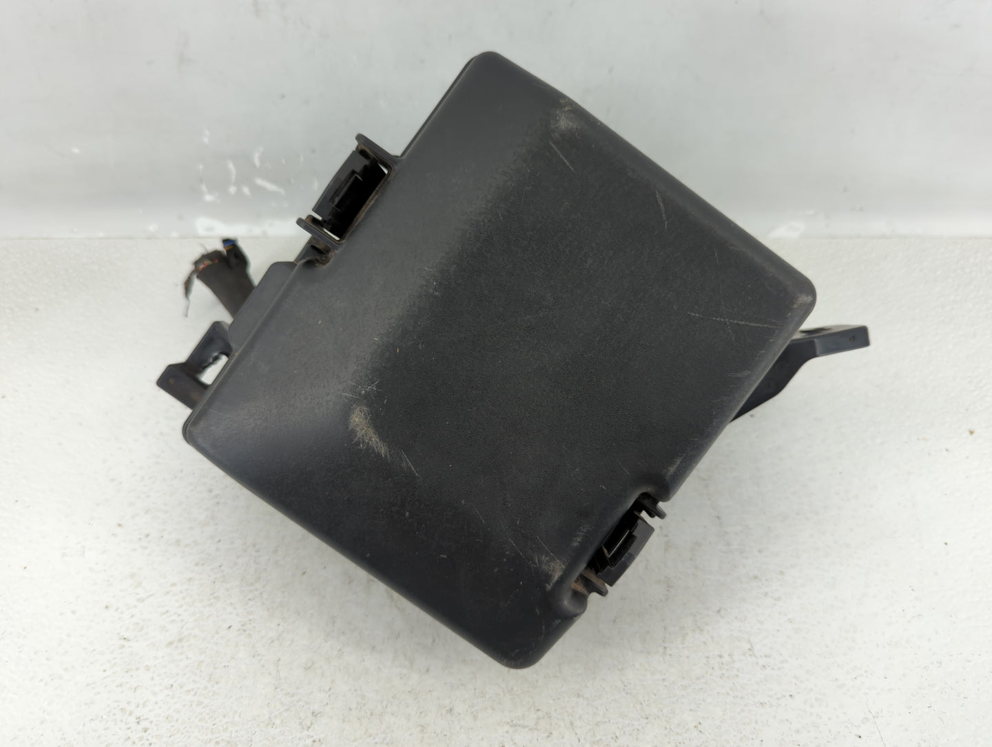 2017-2019 Kia Cadenza Fusebox Fuse Box Panel Relay Module P/N:91950-F6820 Fits Fits 2017 2018 2019 OEM Used Auto Parts - Oem