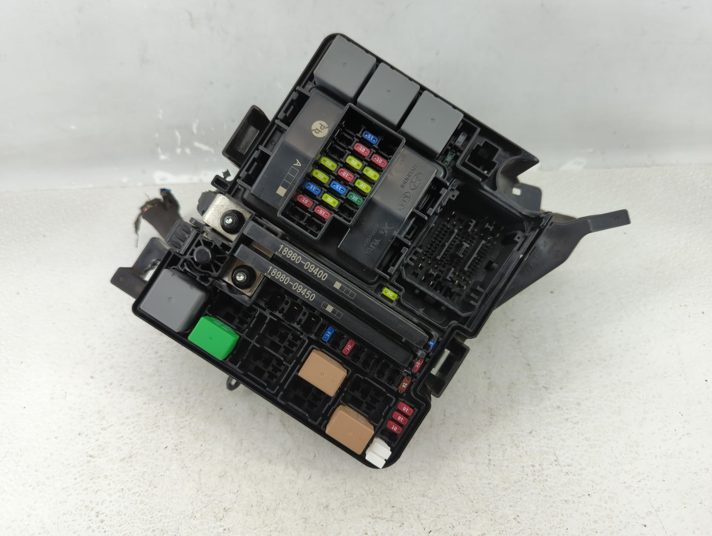 2017-2019 Kia Cadenza Fusebox Fuse Box Panel Relay Module P/N:91950-F6820 Fits Fits 2017 2018 2019 OEM Used Auto Parts - Oem