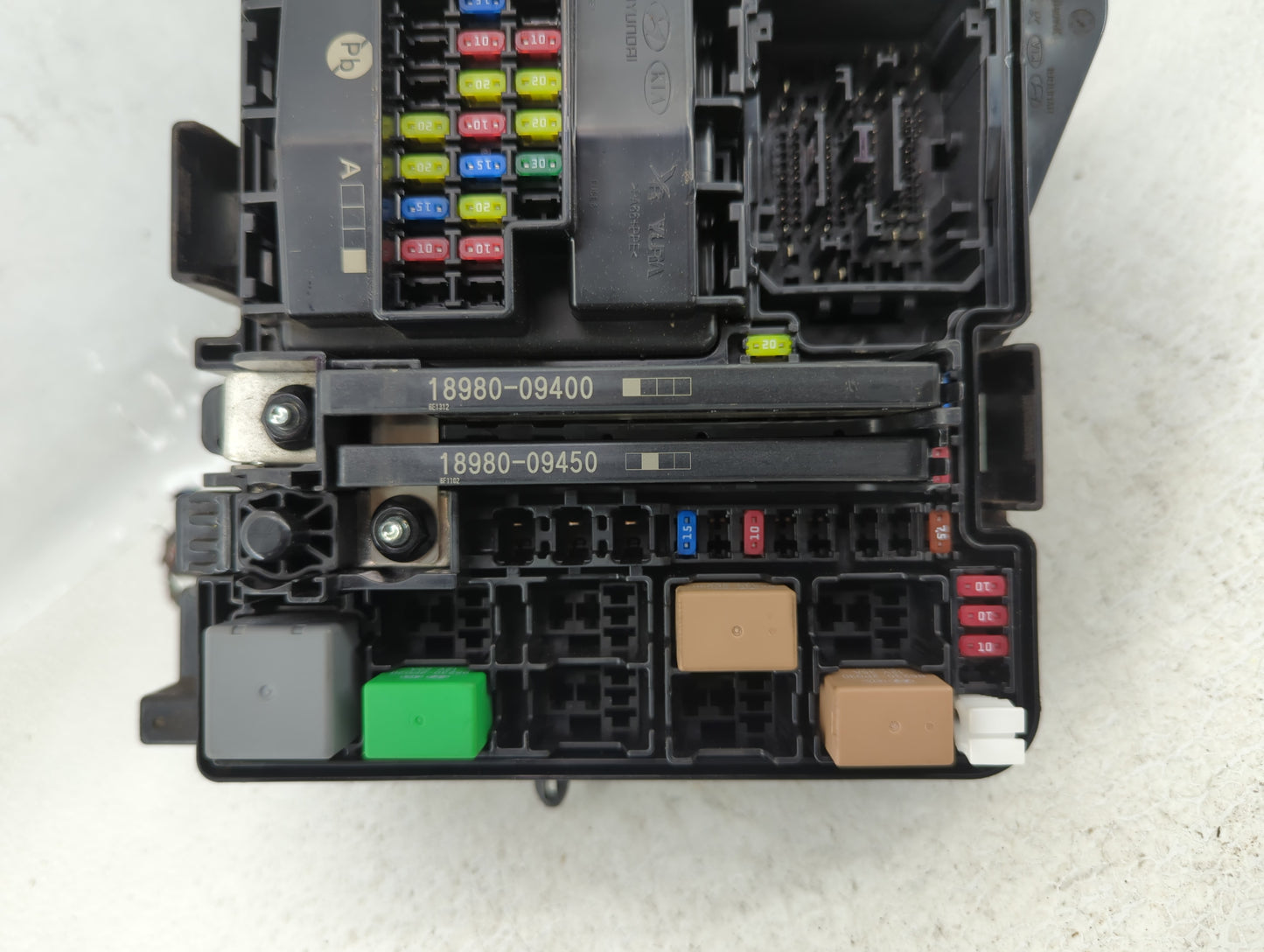 2017-2019 Kia Cadenza Fusebox Fuse Box Panel Relay Module P/N:91950-F6820 Fits Fits 2017 2018 2019 OEM Used Auto Parts - Oem