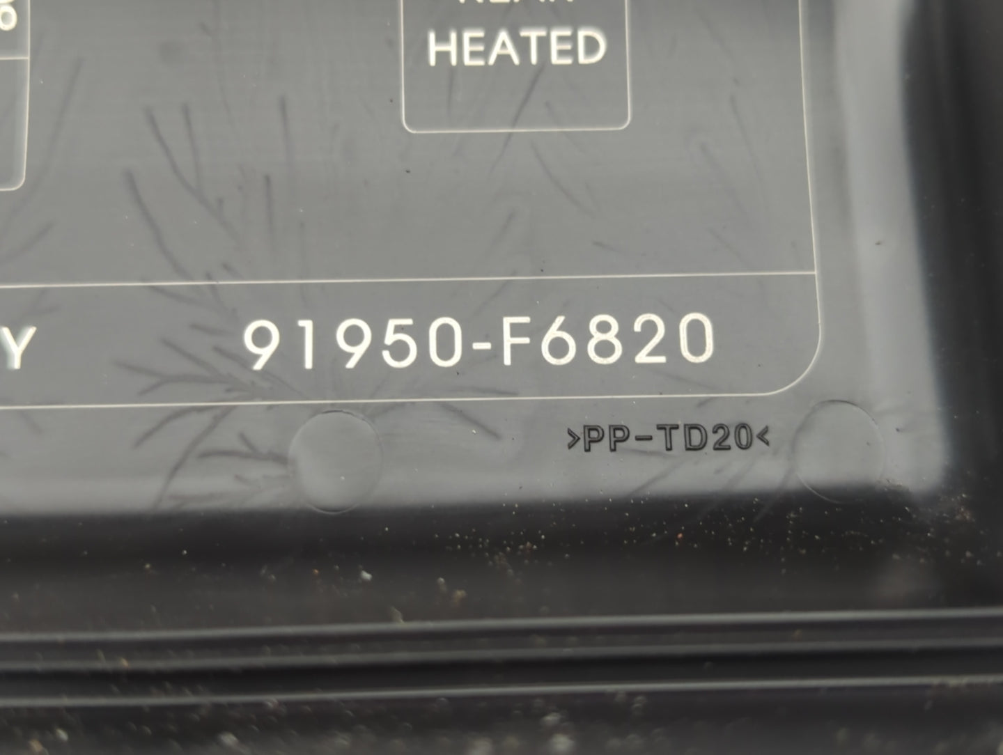 2017-2019 Kia Cadenza Fusebox Fuse Box Panel Relay Module P/N:91950-F6820 Fits Fits 2017 2018 2019 OEM Used Auto Parts - Oem