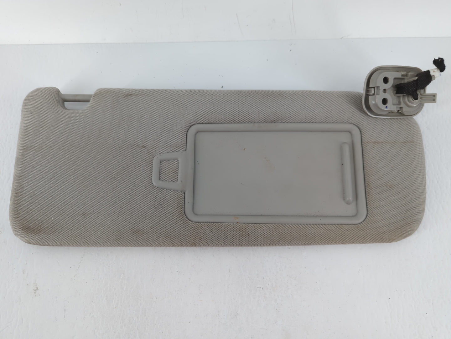 2017-2019 Kia Cadenza Sun Visor Shade Replacement Passenger Right Mirror Fits Fits 2017 2018 2019 OEM Used Auto Parts - Oemu
