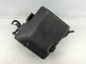 2017-2019 Kia Cadenza Fusebox Fuse Box Panel Relay Module P/N:91223-F6852 Fits Fits 2017 2018 2019 OEM Used Auto Parts - Oem