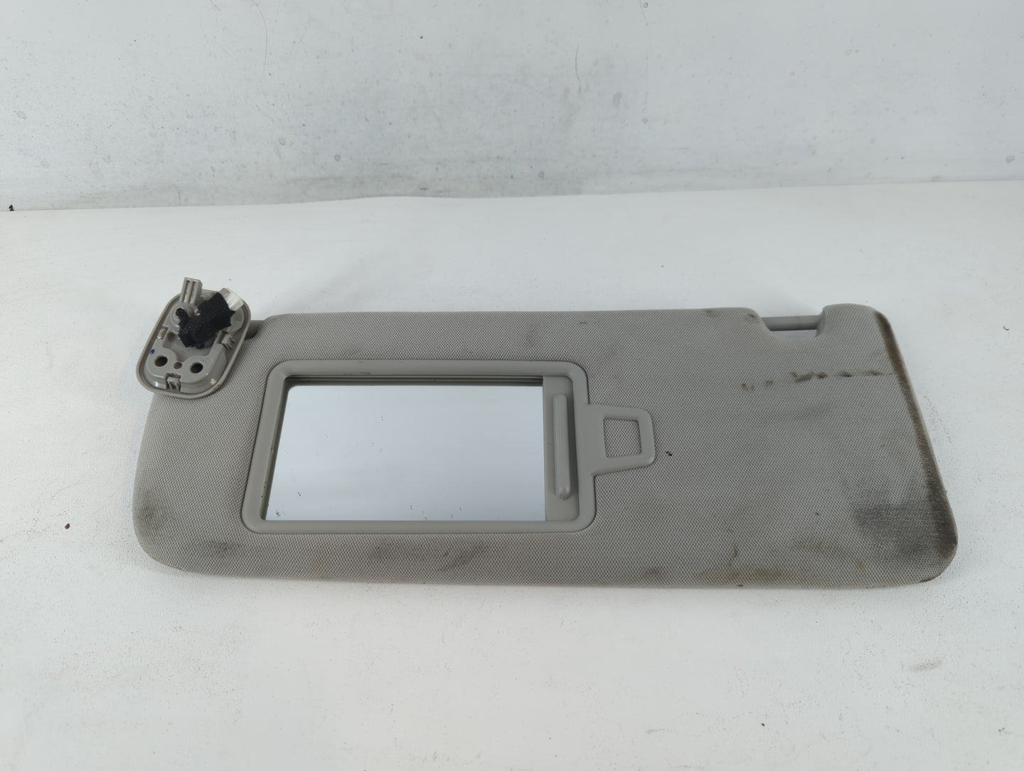 2017-2019 Kia Cadenza Sun Visor Shade Replacement Driver Left Mirror Fits Fits 2017 2018 2019 OEM Used Auto Parts - Oemuseda