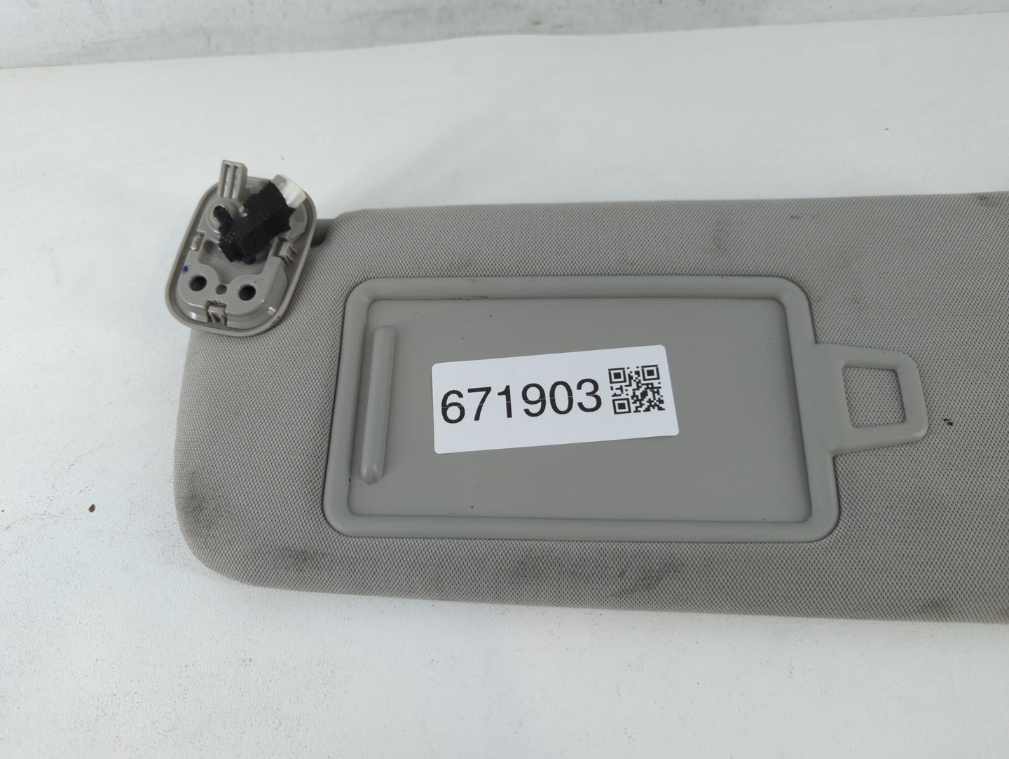 2017-2019 Kia Cadenza Sun Visor Shade Replacement Driver Left Mirror Fits Fits 2017 2018 2019 OEM Used Auto Parts - Oemuseda