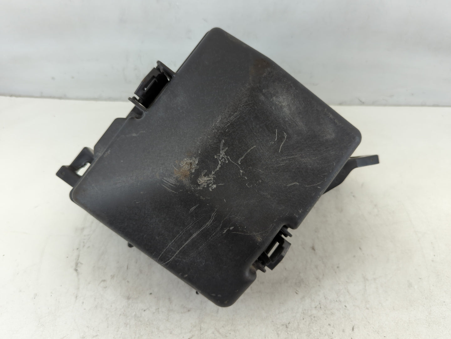 2017-2019 Kia Cadenza Fusebox Fuse Box Panel Relay Module P/N:91223-F6631 Fits Fits 2017 2018 2019 OEM Used Auto Parts - Oem