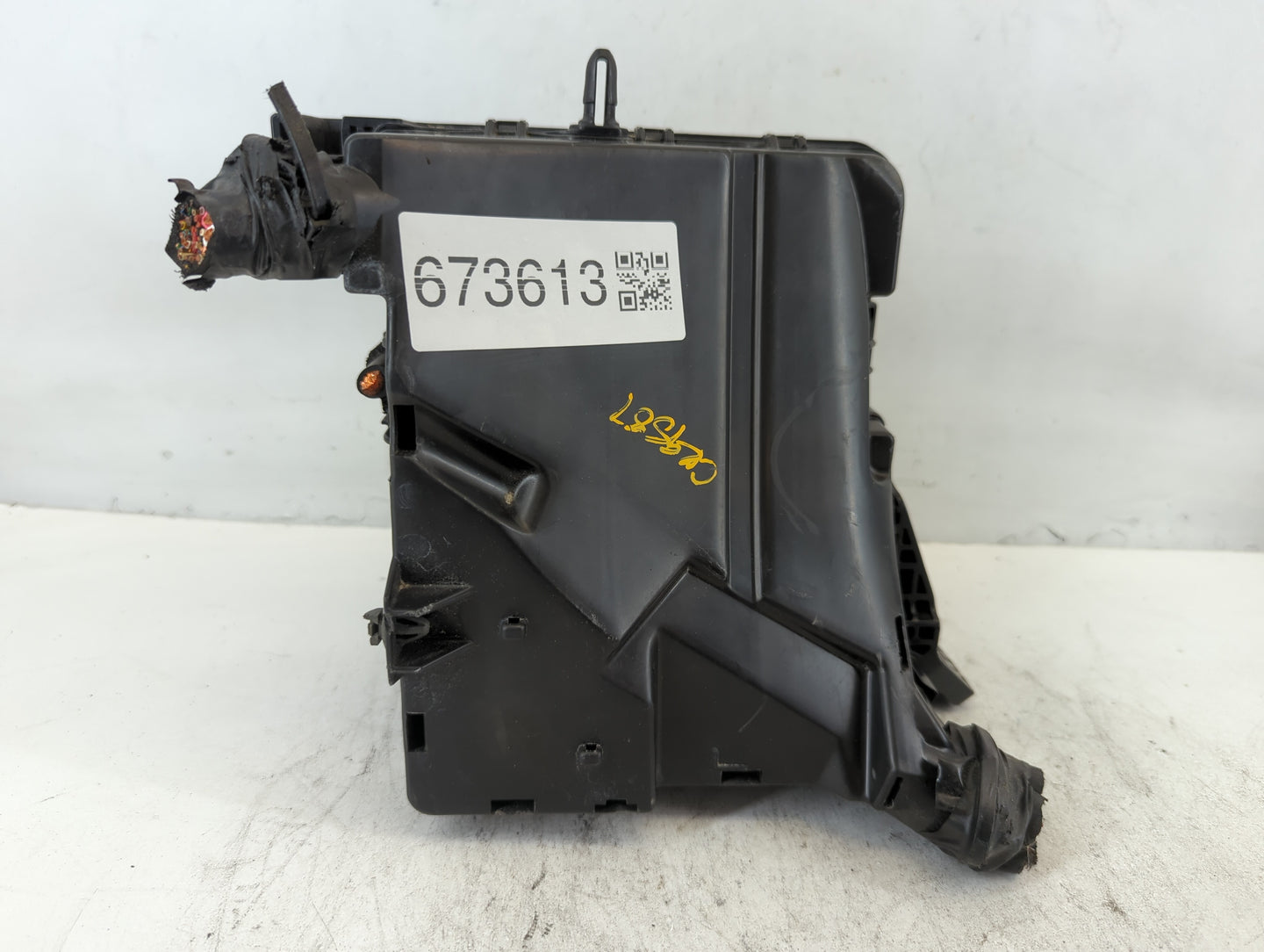 2017-2019 Kia Cadenza Fusebox Fuse Box Panel Relay Module P/N:91223-F6631 Fits Fits 2017 2018 2019 OEM Used Auto Parts - Oem