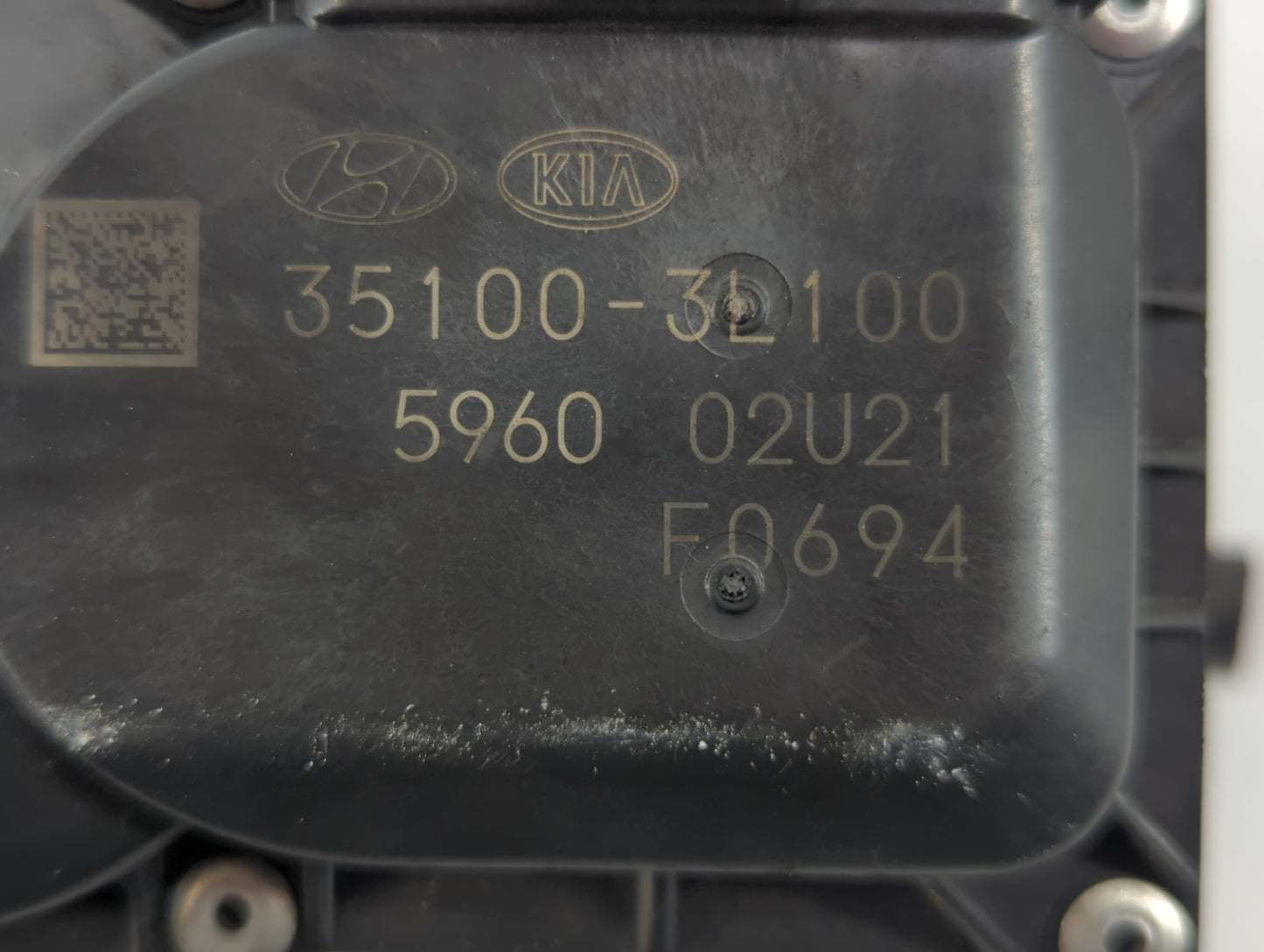 2017-2020 Kia Cadenza Throttle Body P/N:35100-3L100 Fits Fits 2017 2018 2019 2020 2021 2022 OEM Used Auto Parts - Oemusedaut