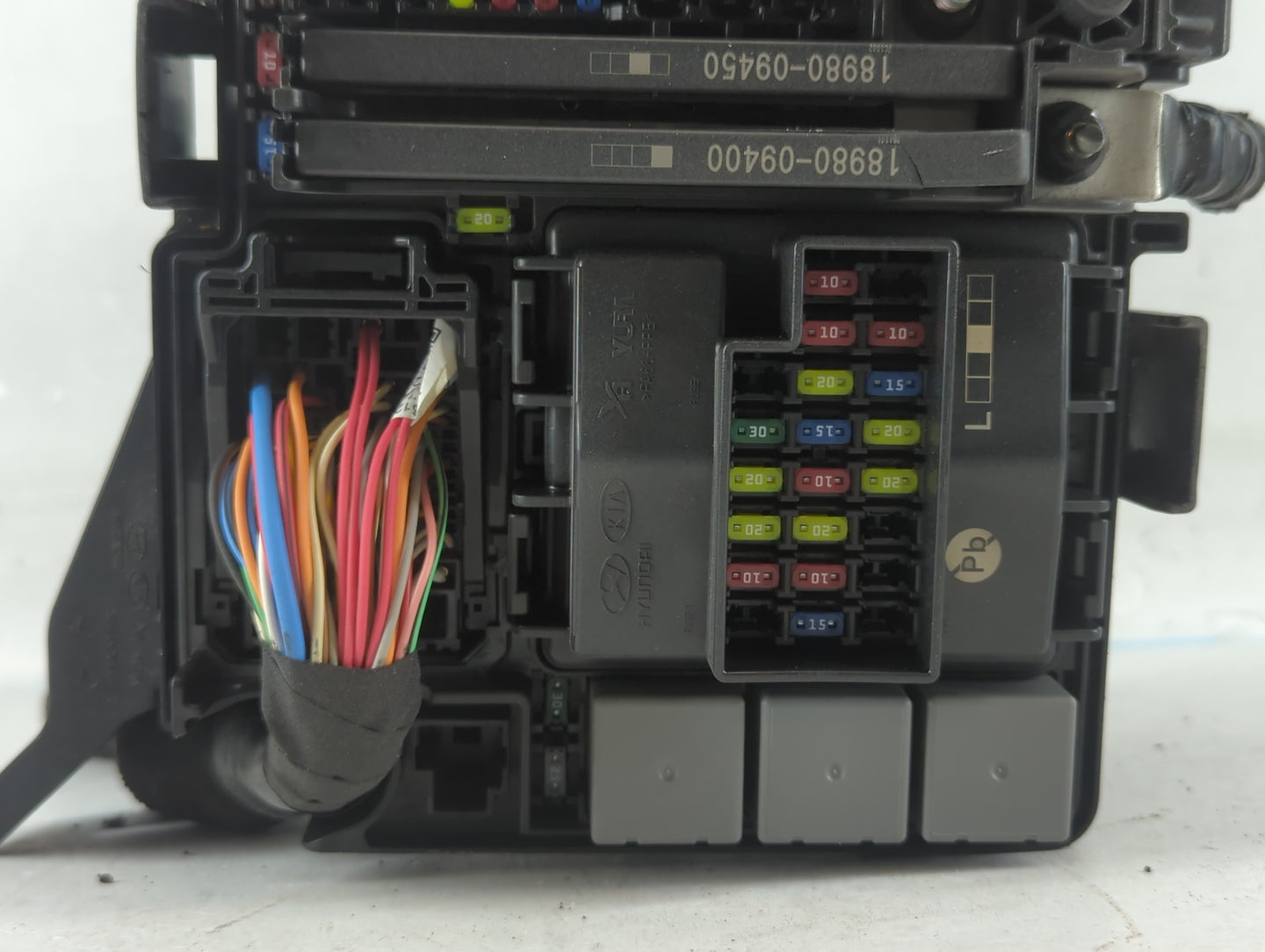 2017-2019 Kia Cadenza Fusebox Fuse Box Panel Relay Module P/N:91223-F6842 Fits Fits 2017 2018 2019 OEM Used Auto Parts - Oem