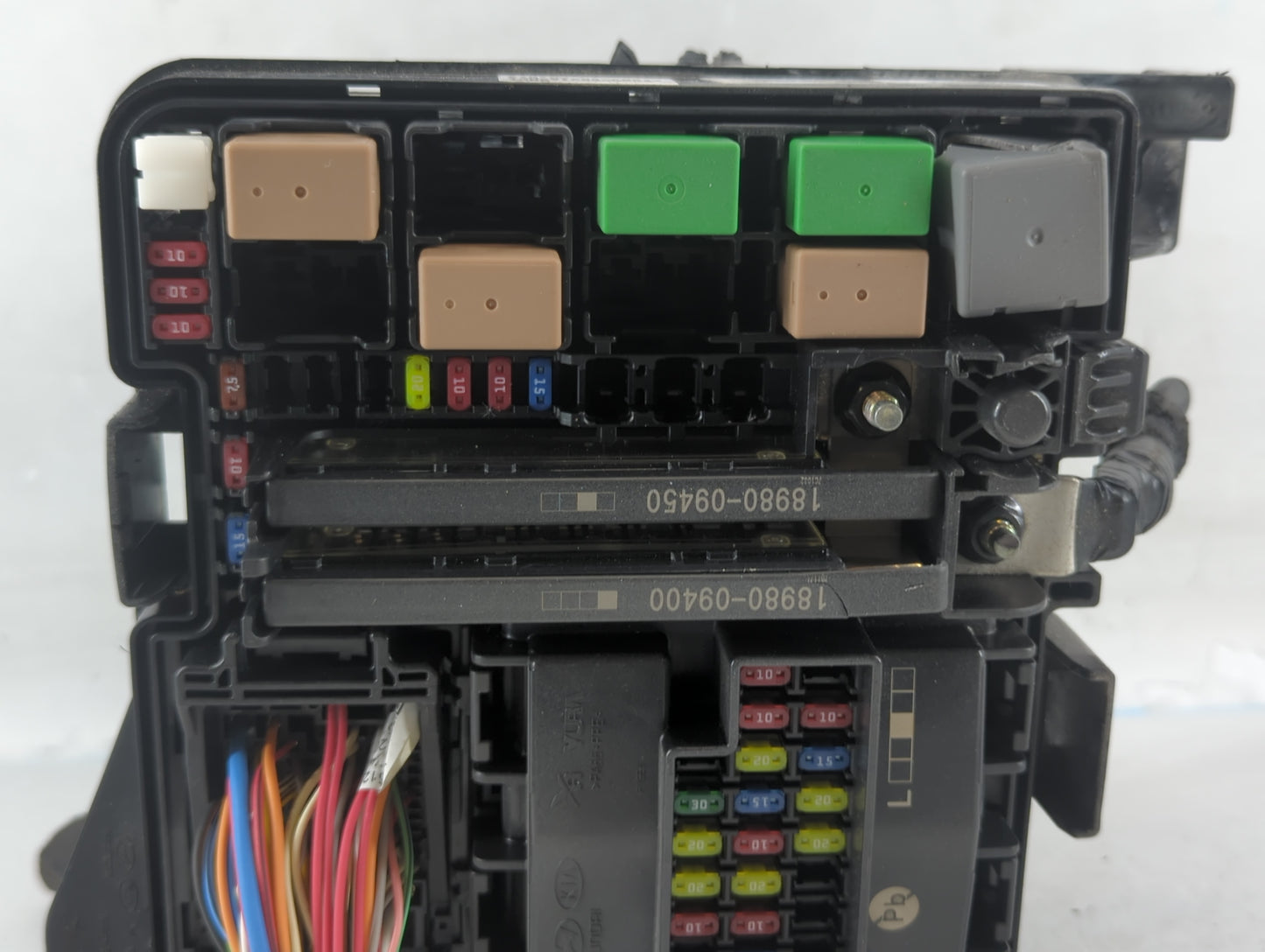 2017-2019 Kia Cadenza Fusebox Fuse Box Panel Relay Module P/N:91223-F6842 Fits Fits 2017 2018 2019 OEM Used Auto Parts - Oem