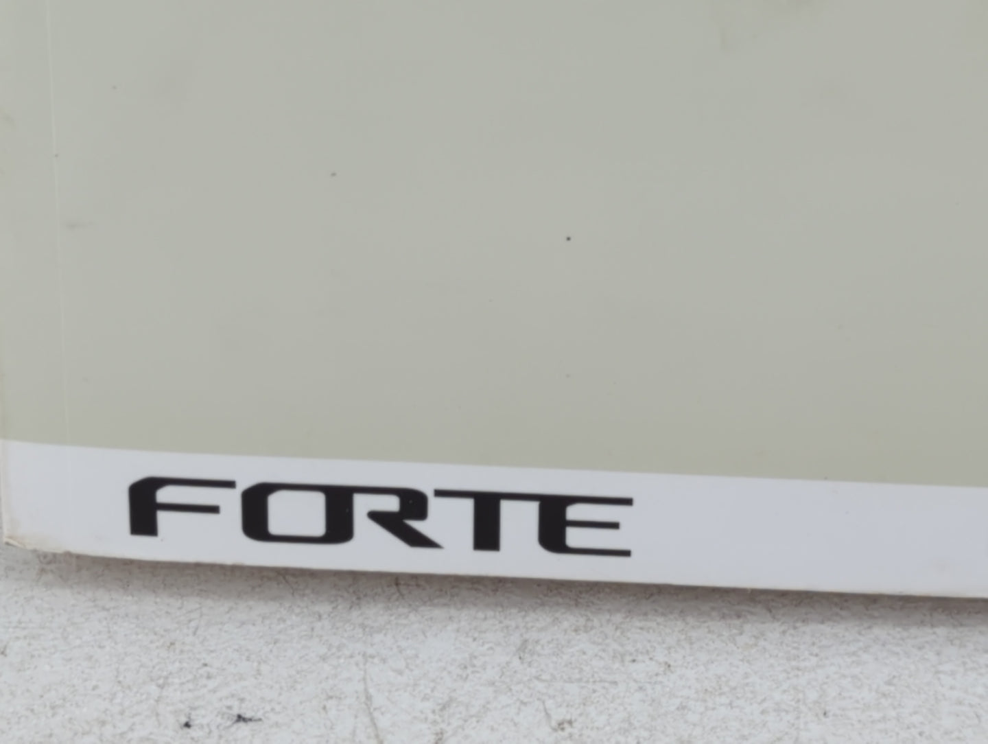 2017 Kia Forte Owners Manual Book Guide P/N:B0S4-EE72F OEM Used Auto Parts - Oemusedautoparts1.com