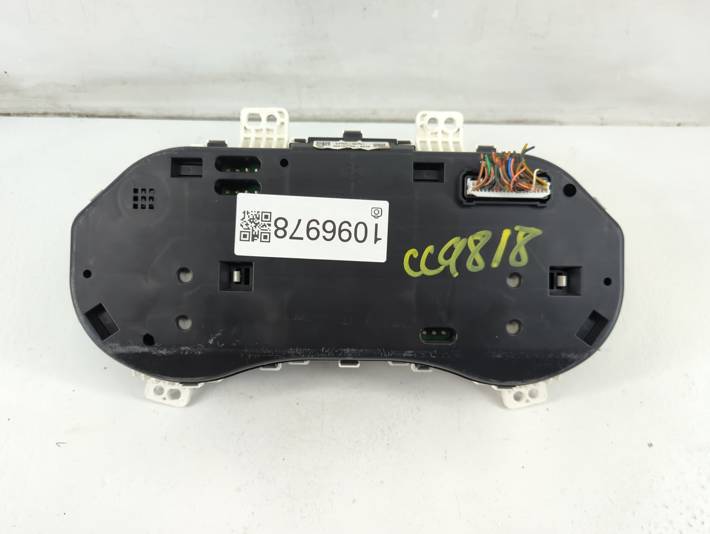 2017-2018 Kia Forte Instrument Cluster Speedometer Gauges P/N:94003-B0301 Fits Fits 2017 2018 OEM Used Auto Parts - Oemuseda