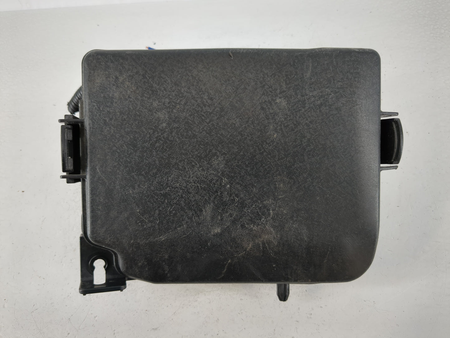 2017-2018 Kia Forte Fusebox Fuse Box Panel Relay Module P/N:91218 B0400 Fits Fits 2017 2018 OEM Used Auto Parts - Oemusedaut