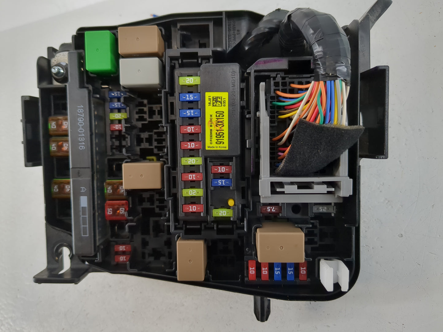 2017-2018 Kia Forte Fusebox Fuse Box Panel Relay Module P/N:91218 B0400 Fits Fits 2017 2018 OEM Used Auto Parts - Oemusedaut
