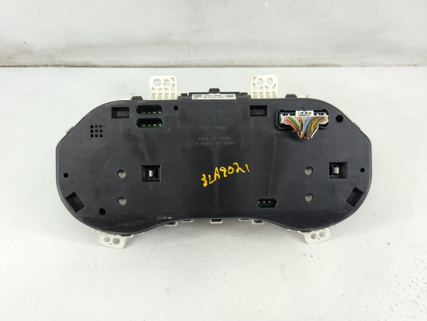 2017-2018 Kia Forte Instrument Cluster Speedometer Gauges P/N:94003-B0300 Fits Fits 2017 2018 OEM Used Auto Parts - Oemuseda