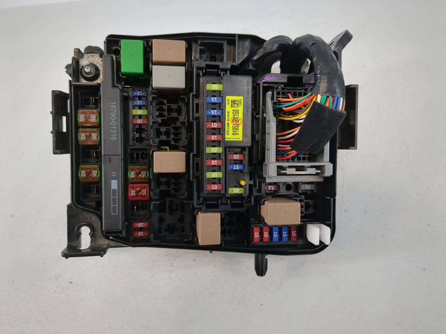 2017-2018 Kia Forte Fusebox Fuse Box Panel Relay Module P/N:91218 B0400 91950-3X510 Fits Fits 2017 2018 OEM Used Auto Parts 