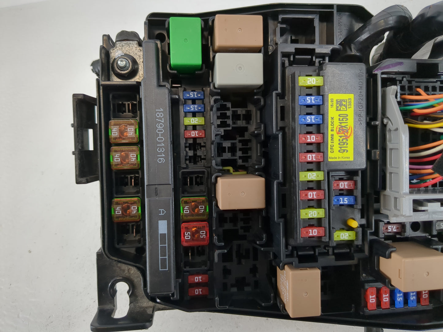 2017-2018 Kia Forte Fusebox Fuse Box Panel Relay Module P/N:91218 B0400 91950-3X510 Fits Fits 2017 2018 OEM Used Auto Parts 