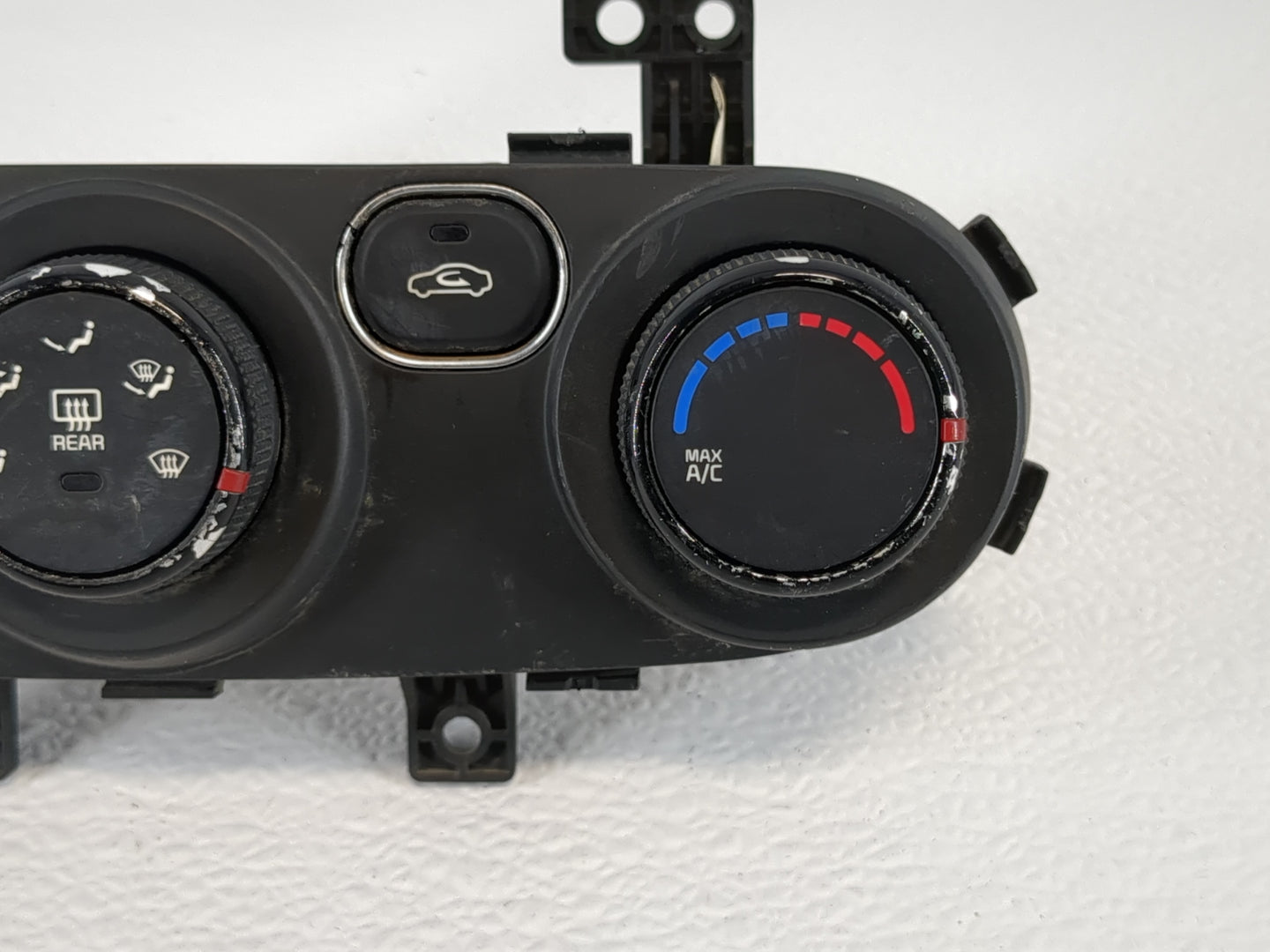 2017-2018 Kia Forte Climate Control Module Temperature AC/Heater Replacement P/N:97250-B0AA0 Fits Fits 2017 2018 OEM Used Au