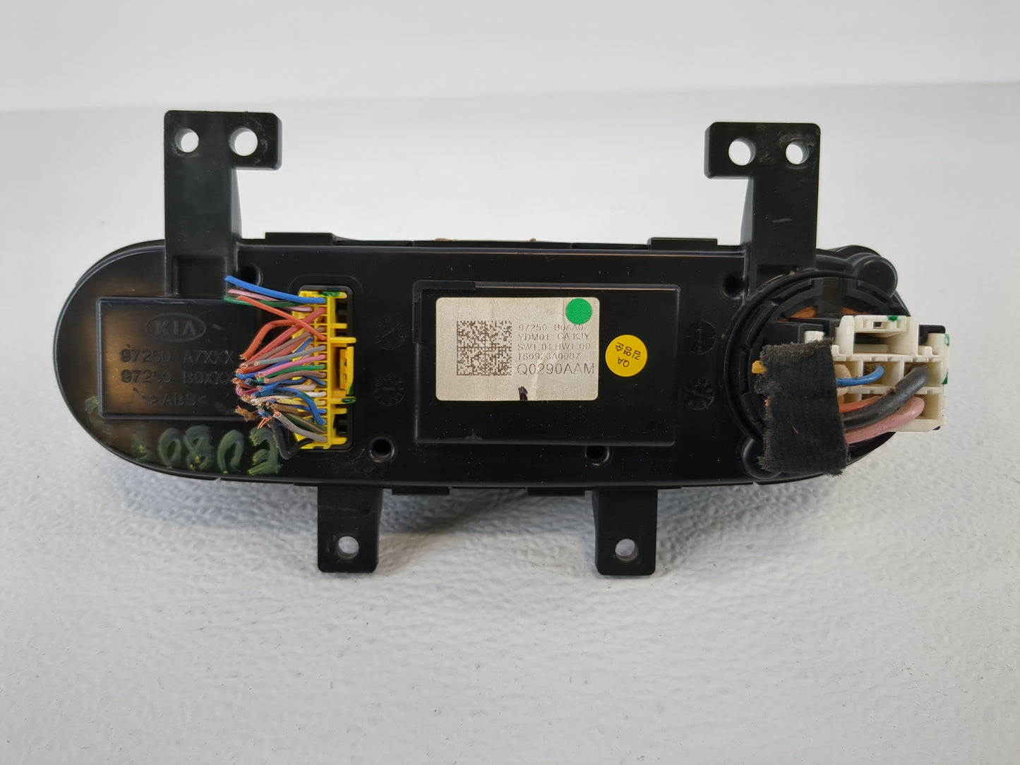 2017-2018 Kia Forte Climate Control Module Temperature AC/Heater Replacement P/N:97250-B0AA0 Fits Fits 2017 2018 OEM Used Au