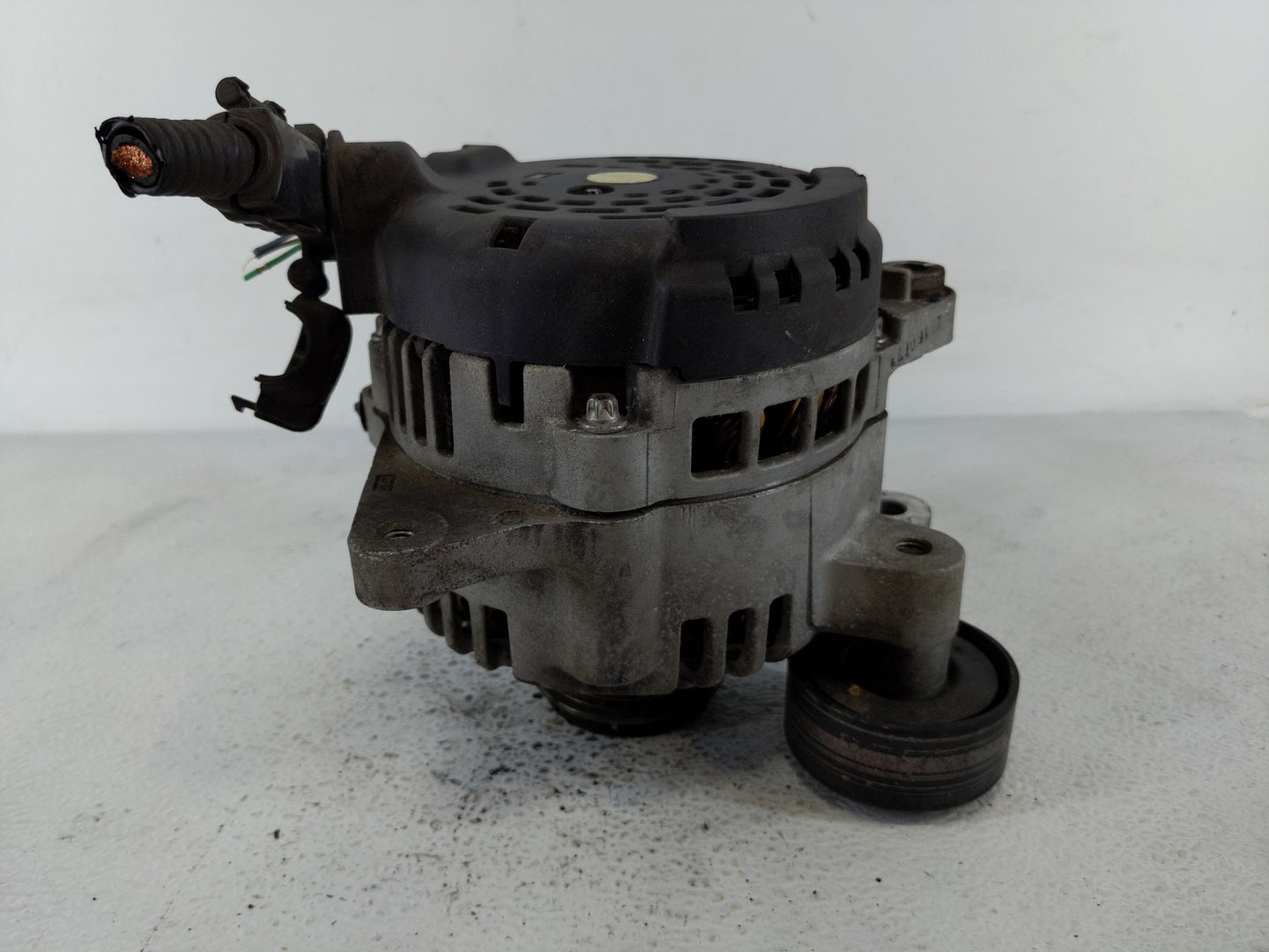 2017-2018 Kia Forte Alternator Replacement Generator Charging Assembly Engine OEM P/N:37300-2E721 Fits Fits 2017 2018 2019 2