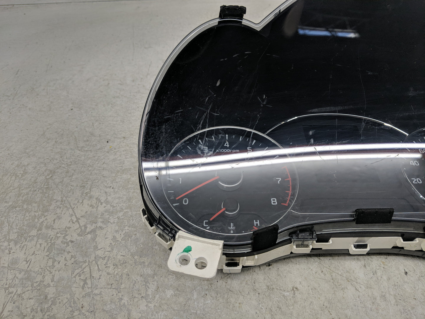 2017-2018 Kia Forte Instrument Cluster Speedometer Gauges P/N:94003-B0301 Fits Fits 2017 2018 OEM Used Auto Parts - Oemuseda