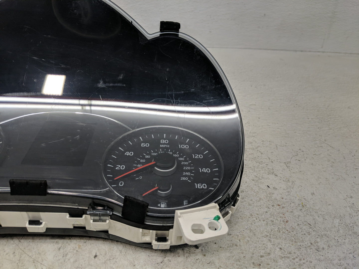 2017-2018 Kia Forte Instrument Cluster Speedometer Gauges P/N:94003-B0301 Fits Fits 2017 2018 OEM Used Auto Parts - Oemuseda