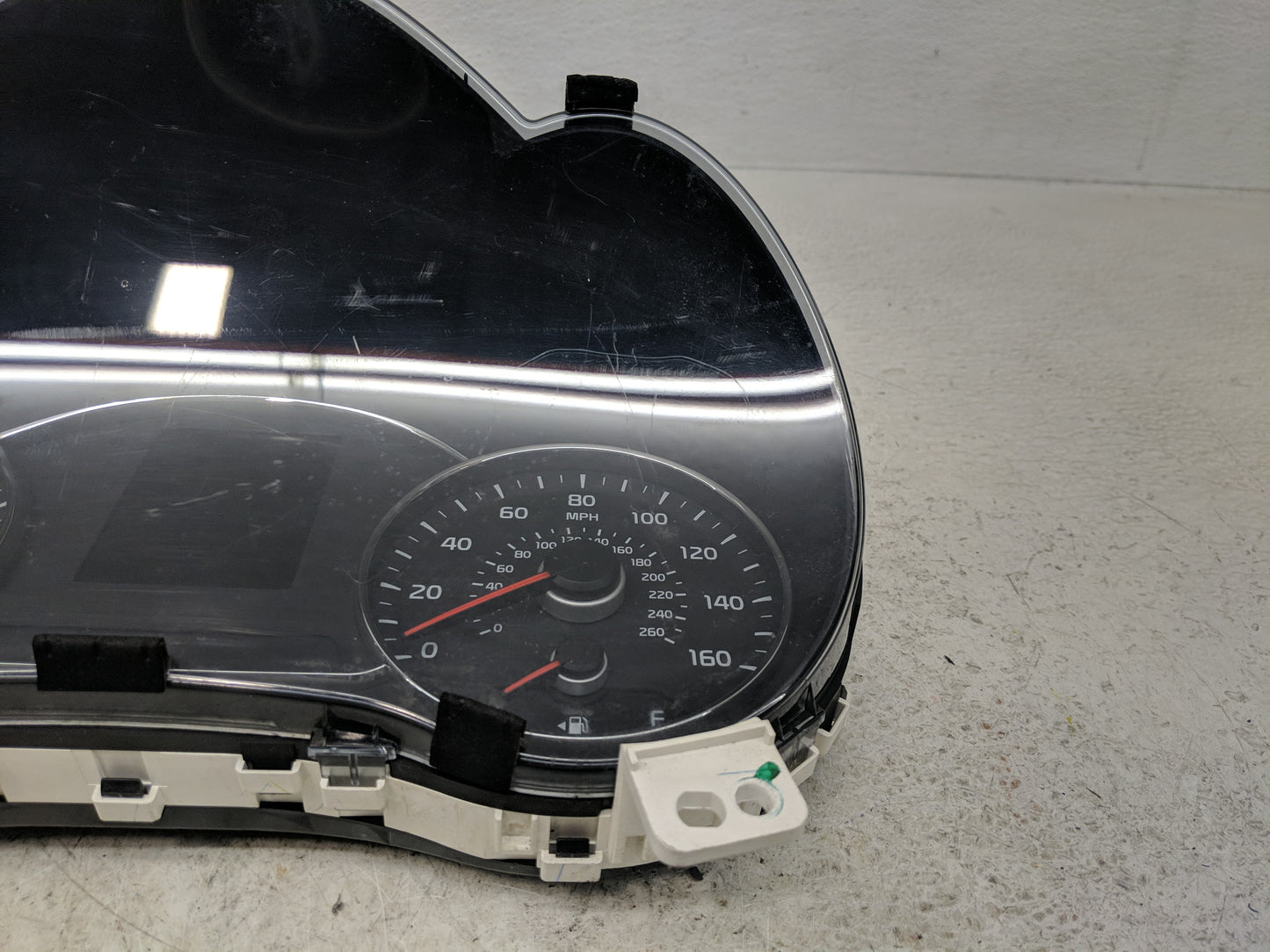 2017-2018 Kia Forte Instrument Cluster Speedometer Gauges P/N:94003-B0301 Fits Fits 2017 2018 OEM Used Auto Parts - Oemuseda