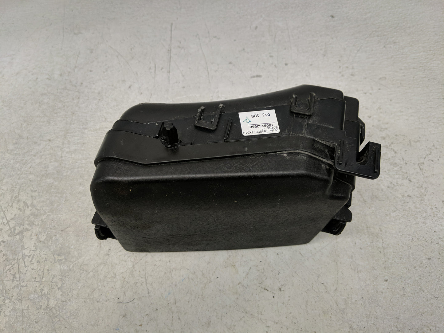 2017-2018 Kia Forte Fusebox Fuse Box Panel Relay Module P/N:91950-A7760 Fits Fits 2017 2018 OEM Used Auto Parts - Oemusedaut