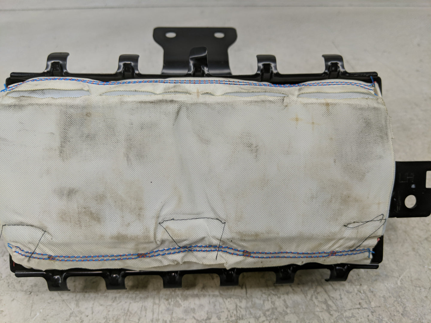 2015-2018 Kia Forte Air Bag Passenger Right Dashboard OEM P/N:B084591300 84530A7700 Fits Fits 2015 2016 2017 2018 OEM Used A