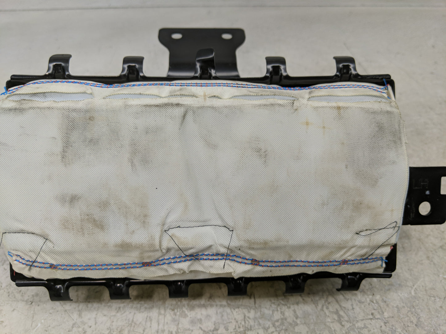 2015-2018 Kia Forte Air Bag Passenger Right Dashboard OEM P/N:B084591300 84530A7700 Fits Fits 2015 2016 2017 2018 OEM Used A