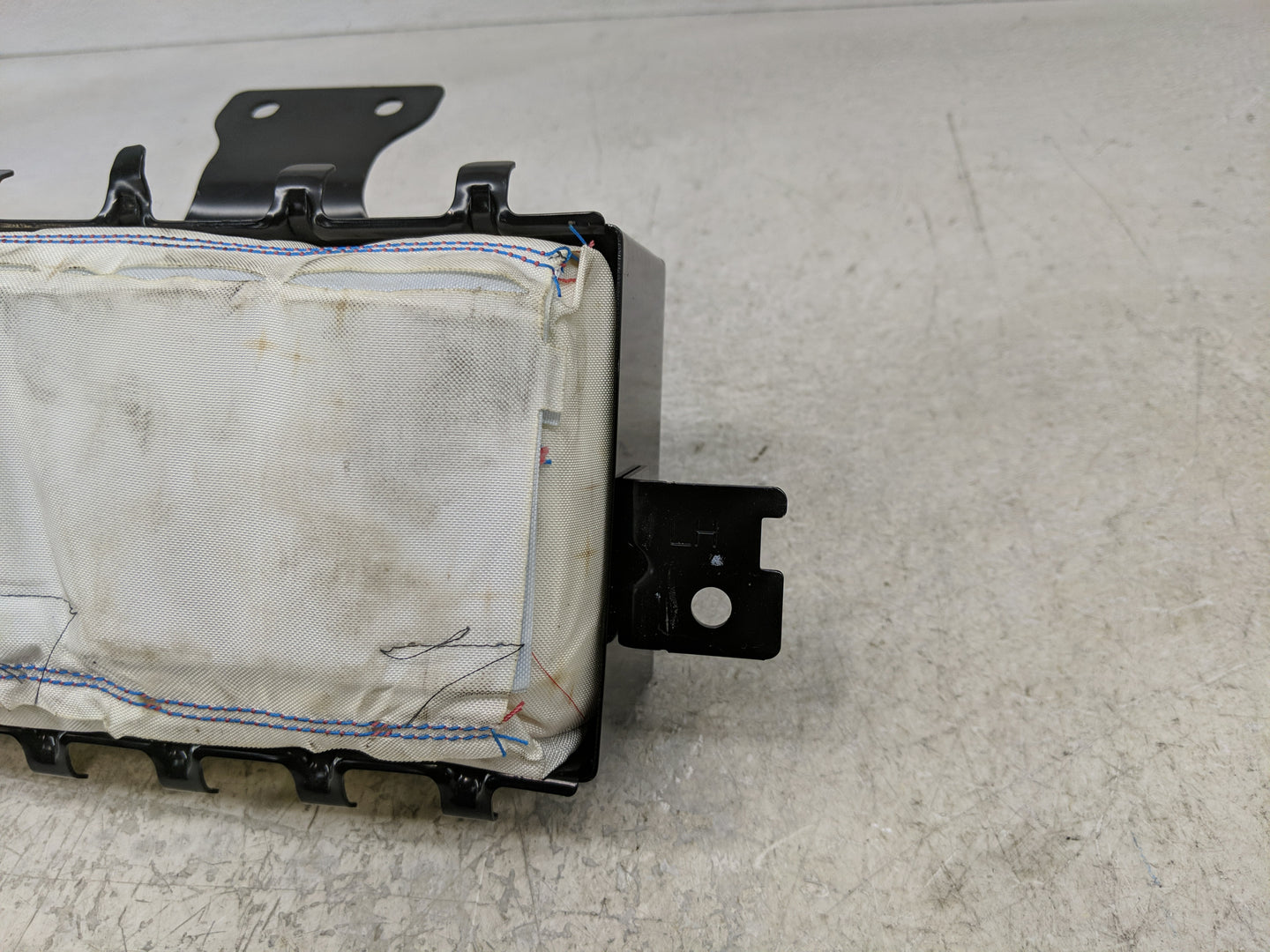 2015-2018 Kia Forte Air Bag Passenger Right Dashboard OEM P/N:B084591300 84530A7700 Fits Fits 2015 2016 2017 2018 OEM Used A