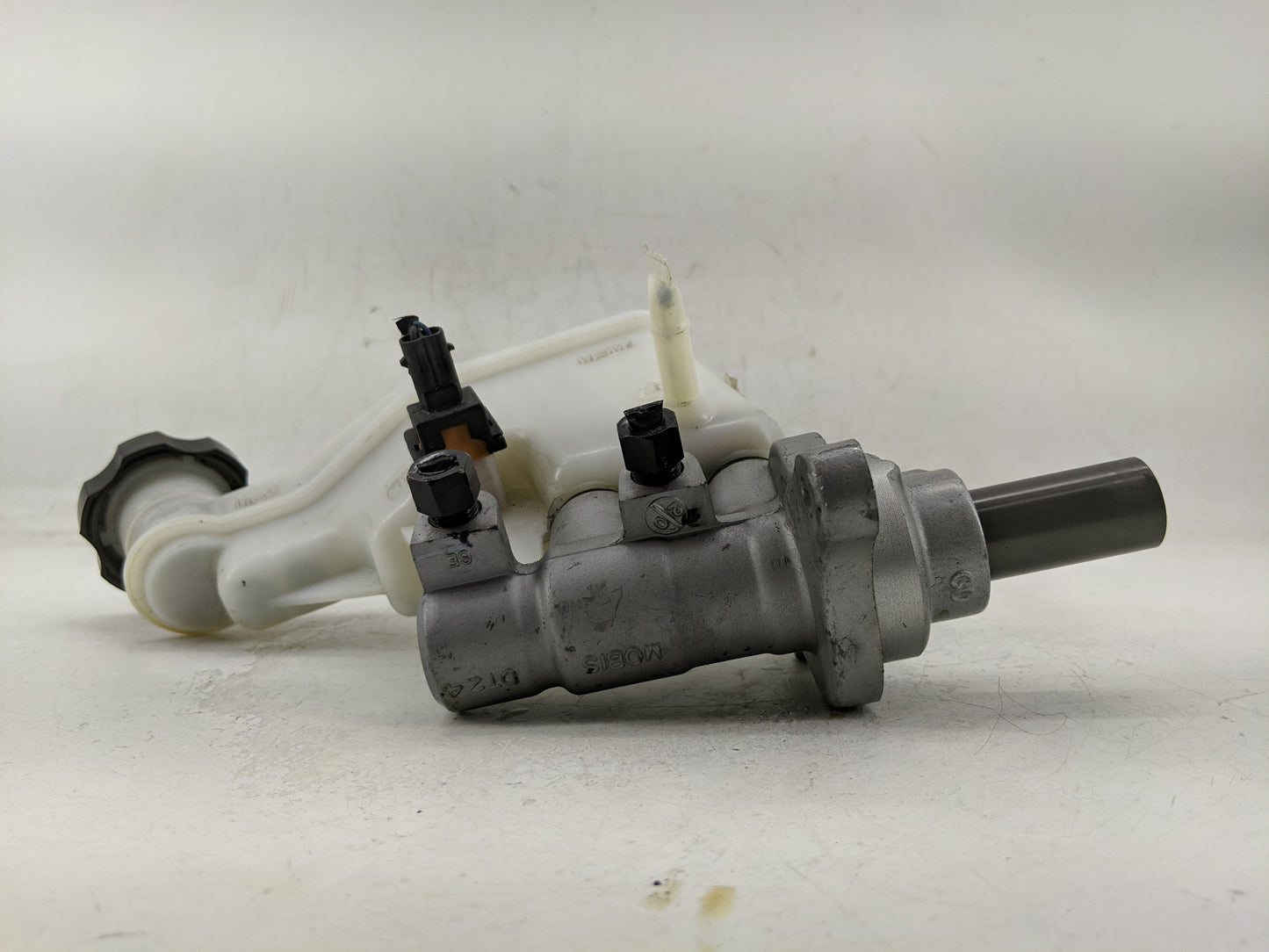 2014-2018 Kia Forte Brake Master Cylinder - Oemusedautoparts1.com