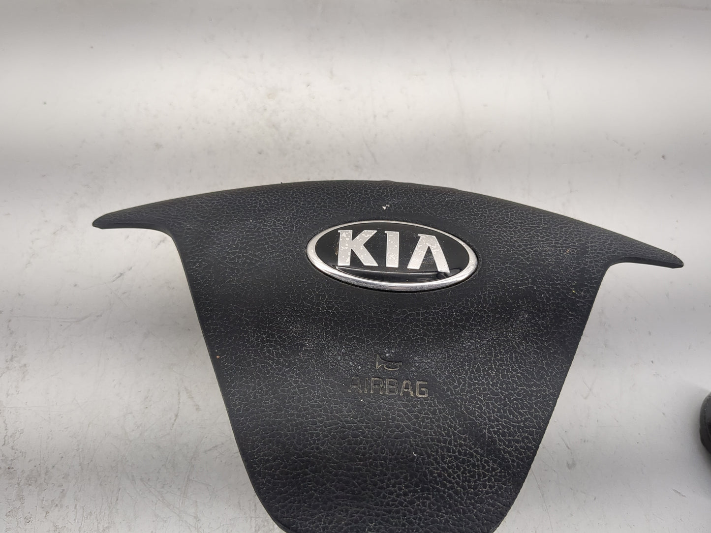 2017-2018 Kia Forte Air Bag Driver Left Steering Wheel Mounted P/N:56900B0800WK Fits Fits 2017 2018 OEM Used Auto Parts - Oe