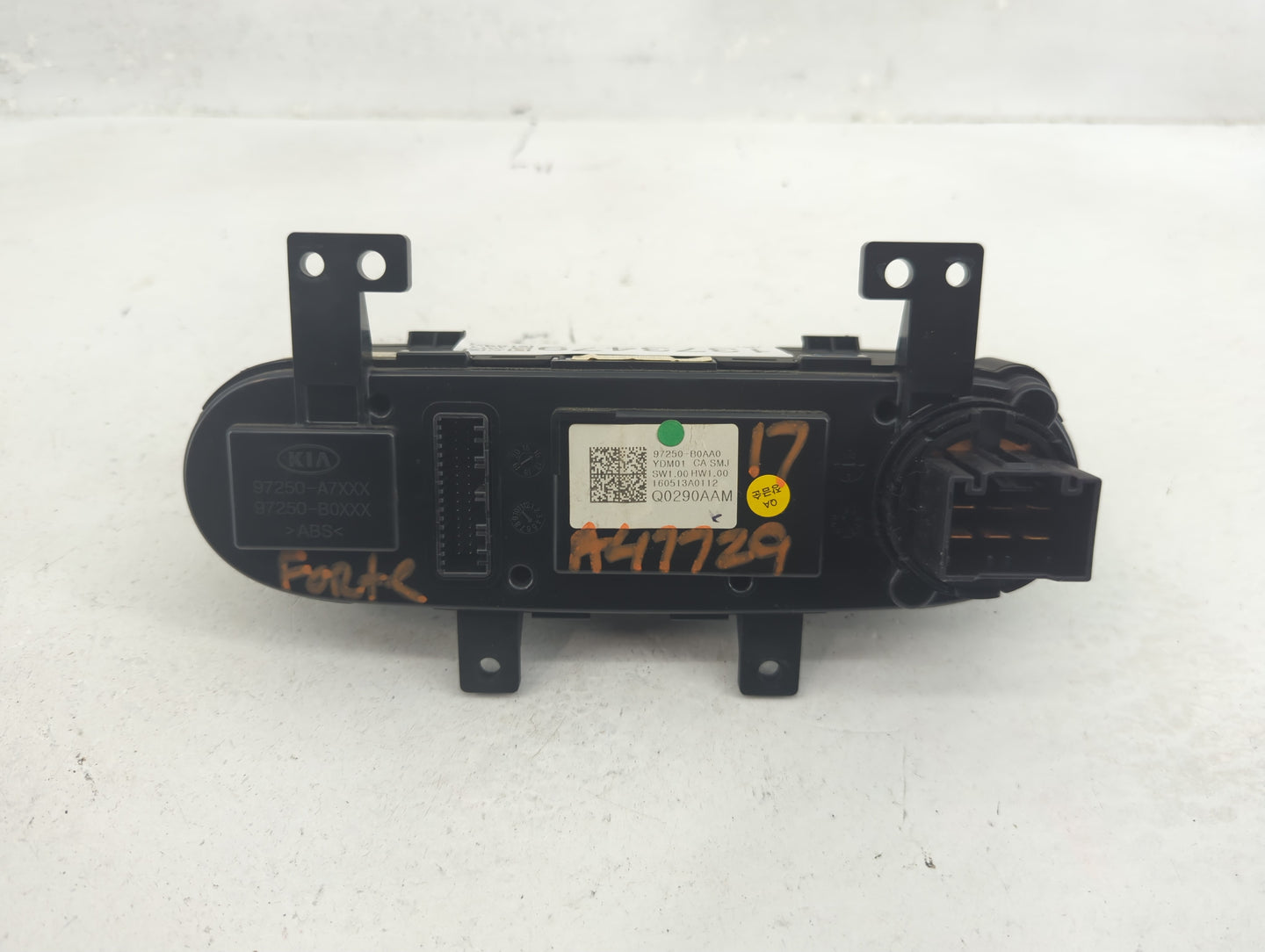 2017-2018 Kia Forte Climate Control Module Temperature AC/Heater Replacement P/N:97250-B0AA0 Fits Fits 2017 2018 OEM Used Au