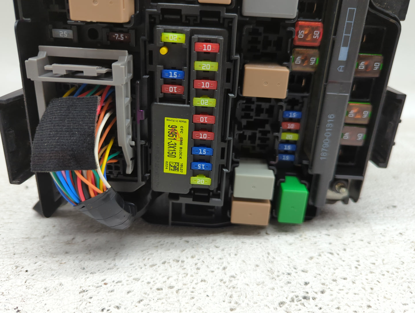 2017-2018 Kia Forte Fusebox Fuse Box Panel Relay Module P/N:91218 B0350 Fits Fits 2017 2018 OEM Used Auto Parts - Oemusedaut