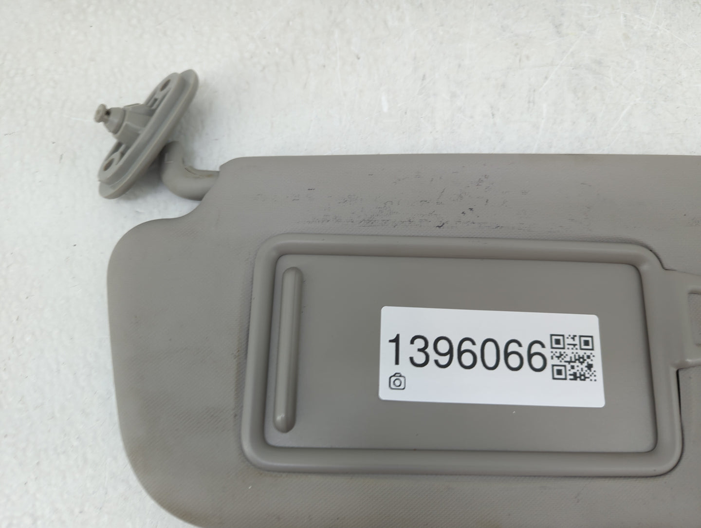 2017-2018 Kia Forte Sun Visor Shade Replacement Passenger Right Mirror Fits Fits 2017 2018 OEM Used Auto Parts - Oemusedauto