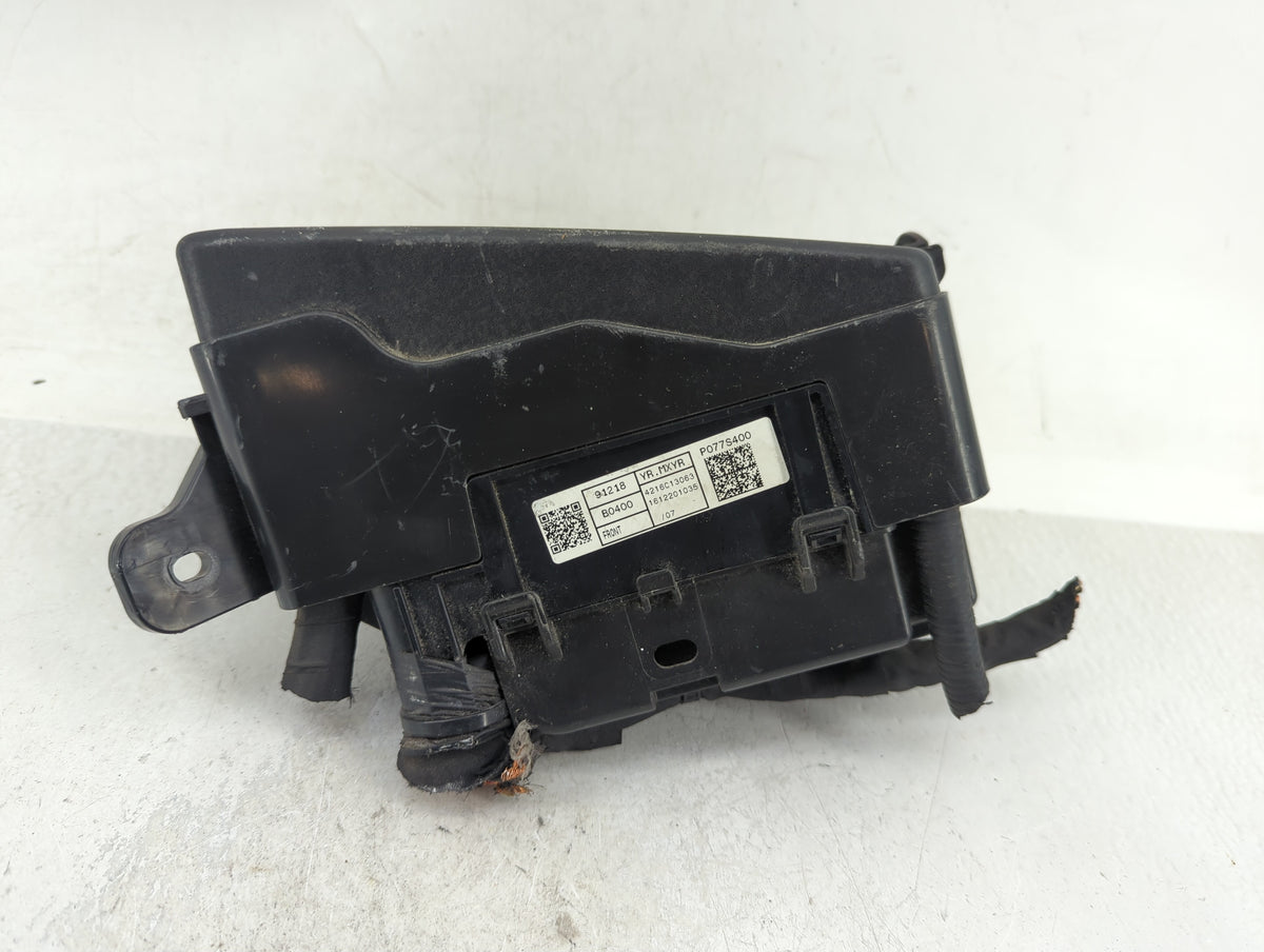 2017-2018 Kia Forte Fusebox Fuse Box Panel Relay Module P/N:91218 B0400 P077S400 Fits Fits 2017 2018 OEM Used Auto Parts - O