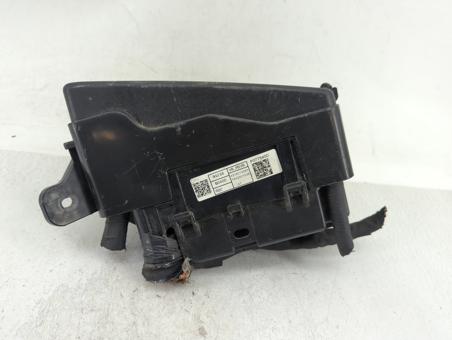 2017-2018 Kia Forte Fusebox Fuse Box Panel Relay Module P/N:91218 B0400 P077S400 Fits Fits 2017 2018 OEM Used Auto Parts - O