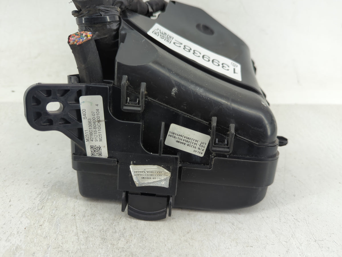 2017-2018 Kia Forte Fusebox Fuse Box Panel Relay Module P/N:91218 B0400 P077S400 Fits Fits 2017 2018 OEM Used Auto Parts - O